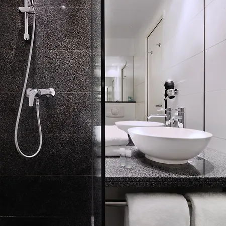 One Frankfurt-messe Hotel